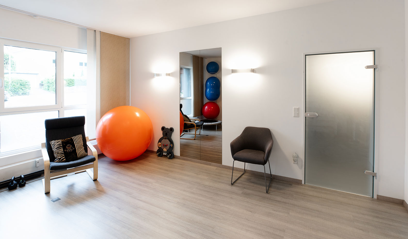 Freundliche Atmosphäre in der Physiotherapiepraxis